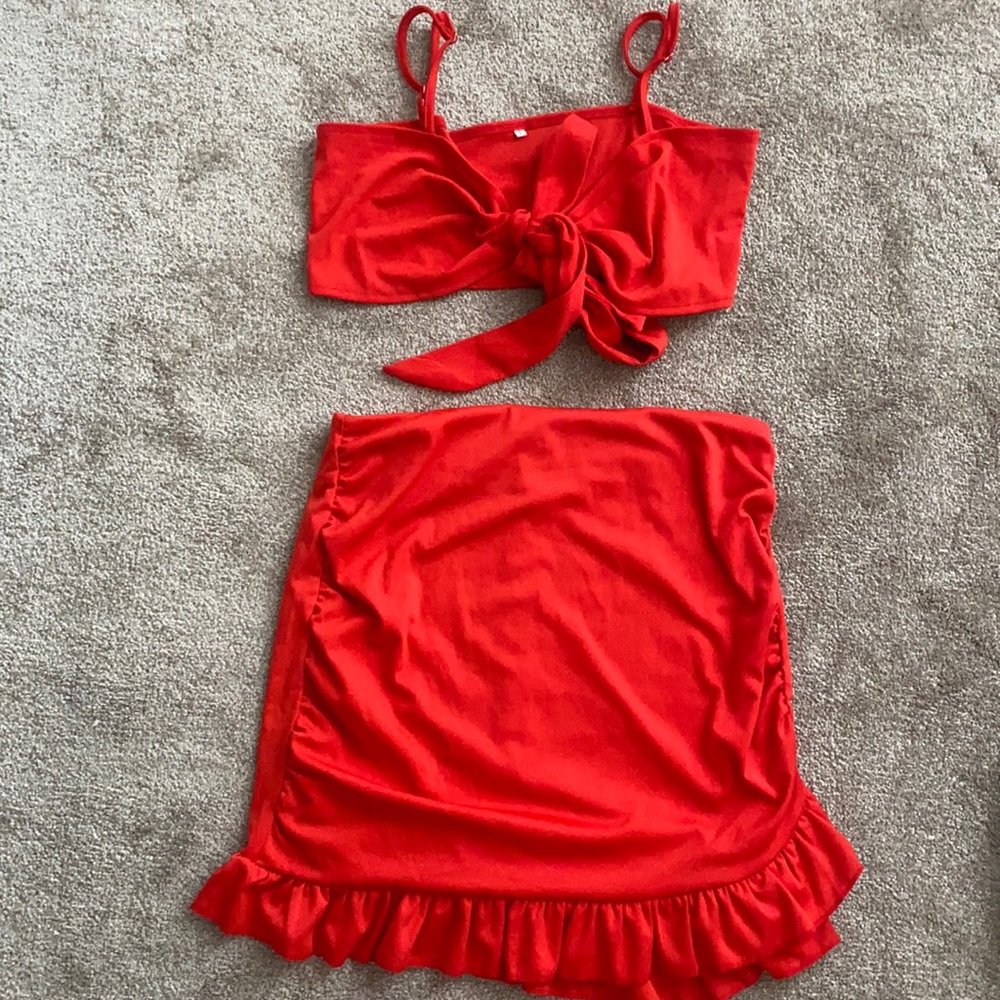 Red skirt set